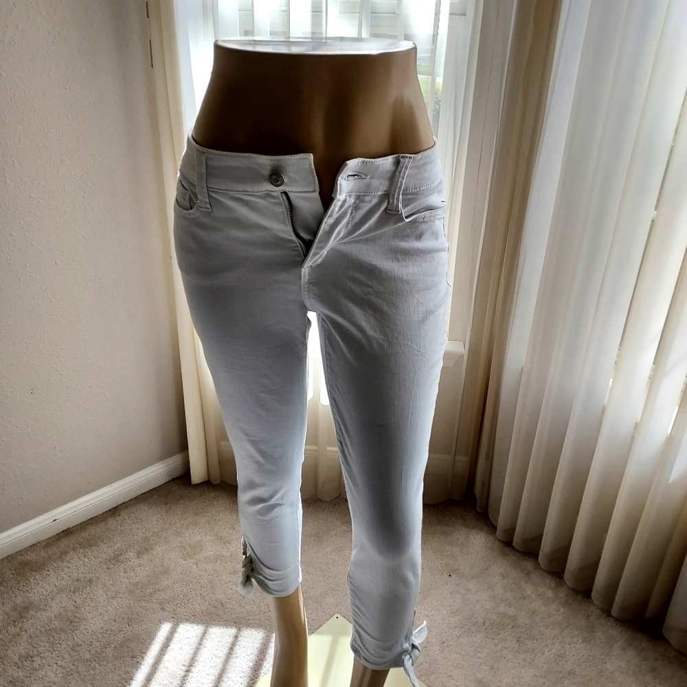 ST. JOHN'S BAY SKINNY LEG CAPRI JEANS